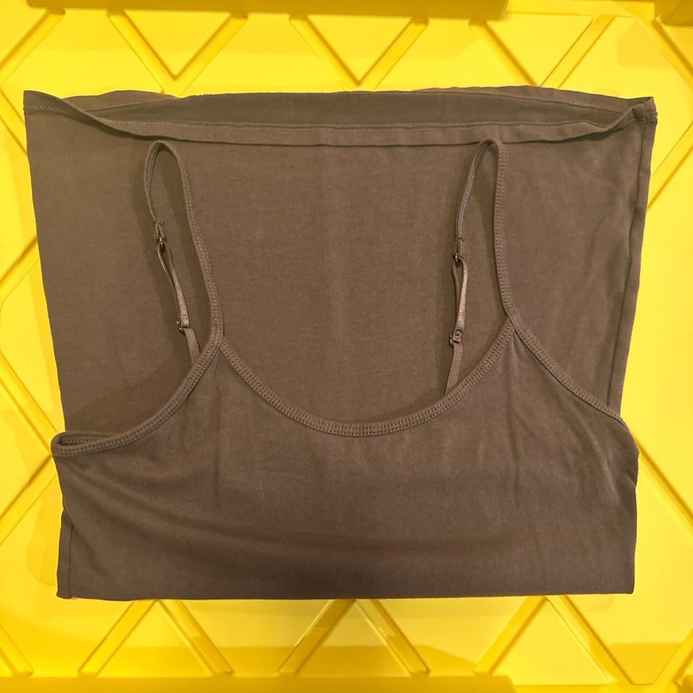 brown tank top